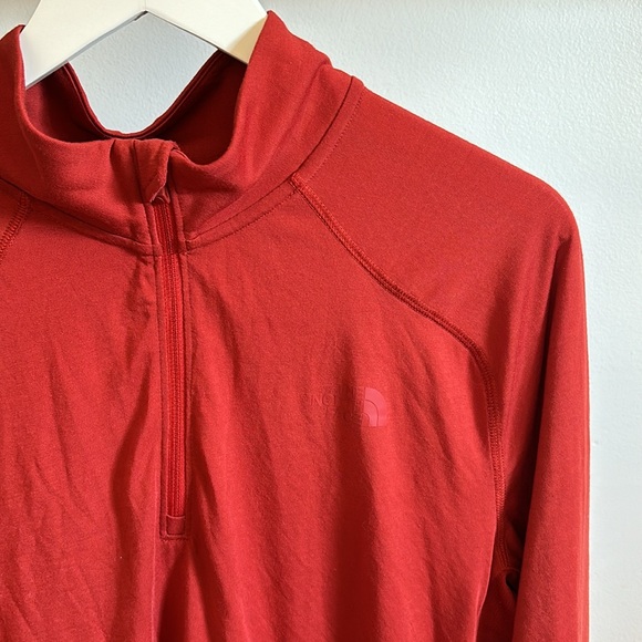 Men’s The North Face quarter zip. - Picture 2 of 10
